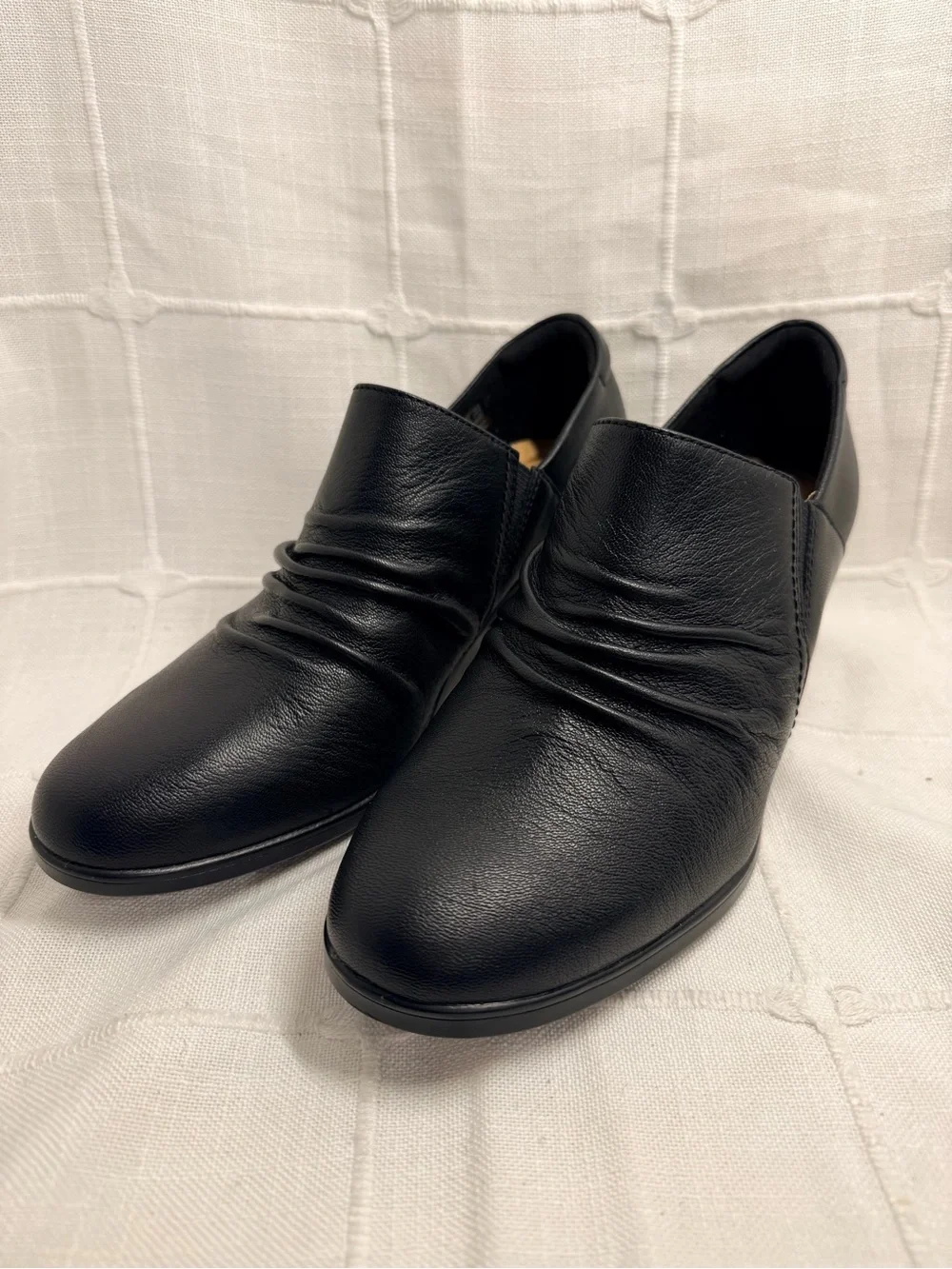 Clarks Emily2 Cove Black Leather Block Heel Shoes Womens 10M NEW